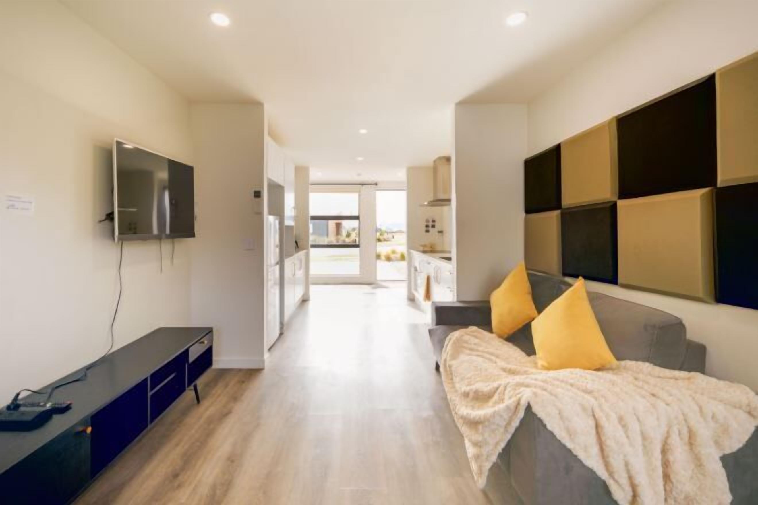 Cribs/infant beds