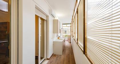 GuestHost - Colorful 60 sqm apartment with balcony, just a 5-minute walk from the sea. The accommodation is located on the first floor of a building with lift and can host up to 2 guests.The building is situated in a quiet residential area, well served b