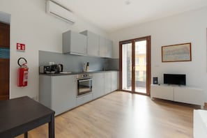 Microones, forn, placa de cuina i rentaplats