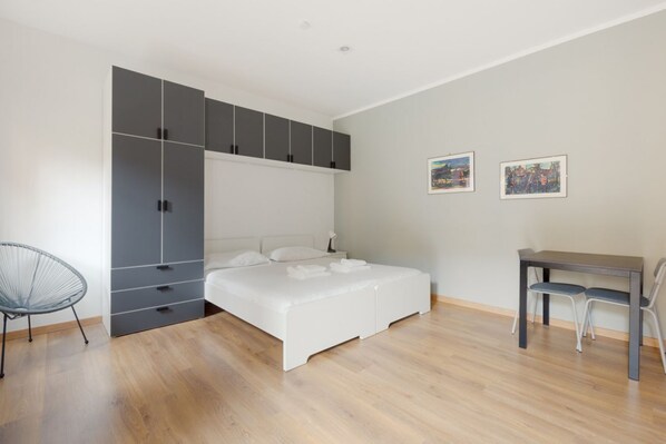 1 chambre, fer et planche Ă repasser, literie fournie
