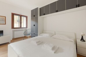 1 bedroom, iron/ironing board, bed sheets