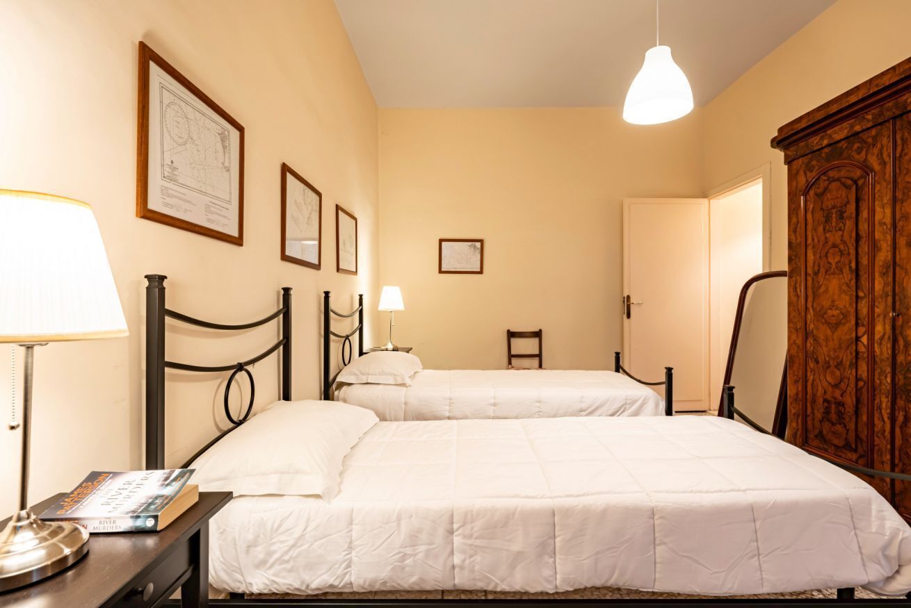 2 bedrooms, desk, iron/ironing board, WiFi