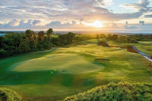 Charming studio in delightful Golf Estate of Avalon with WiFi, AC