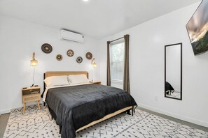 3 soverom, skrivebord, strykejern/-brett og wi-fi