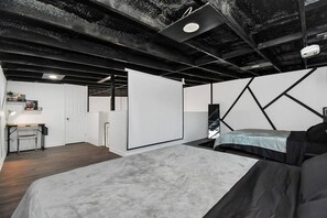 3 bedrooms, desk, iron/ironing board, WiFi