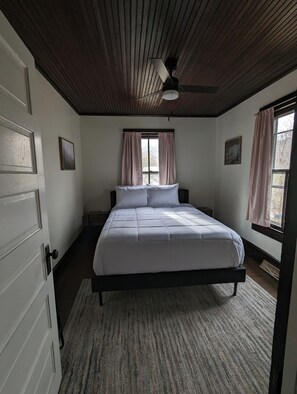 3 Schlafzimmer, Schreibtisch, Reisekinderbett, kostenloses WLAN