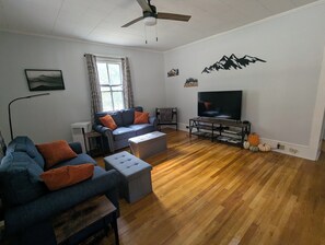 TV connectée, jeux vidéo, livres