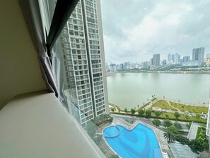 Lake view - Sunny - Vinhomes Skylake Residences (Hanoi)