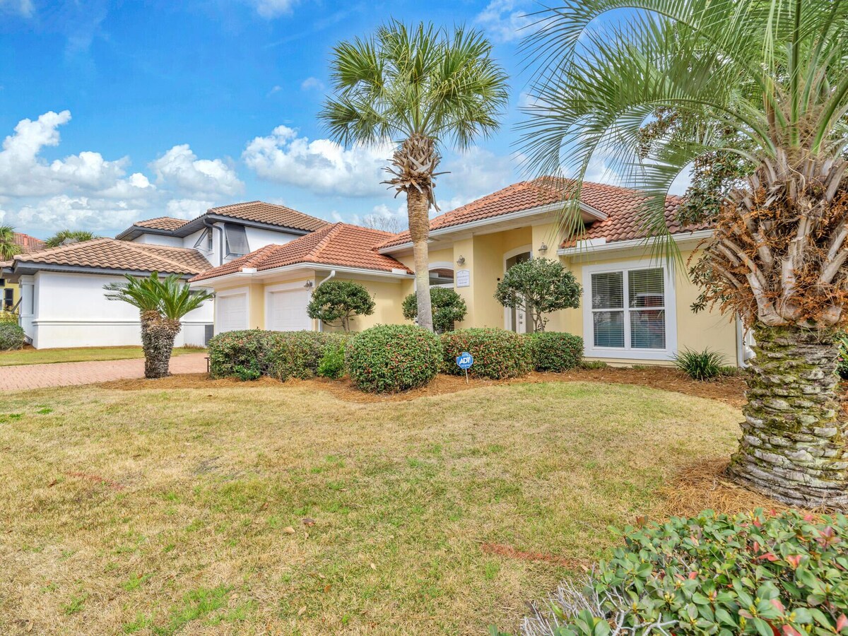 Photo 3 of Beach Beauty: Pet-Friendly Destiny West Home w/Community Pool + Beach Access