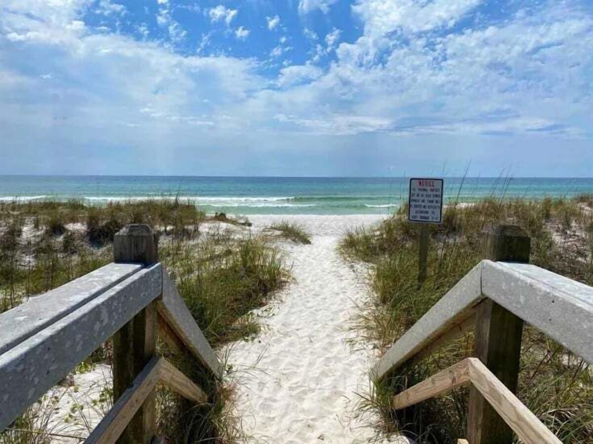 Photo 4 of Beach Beauty: Pet-Friendly Destiny West Home w/Community Pool + Beach Access