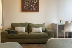 2 bedrooms, iron/ironing board, WiFi, bed sheets
