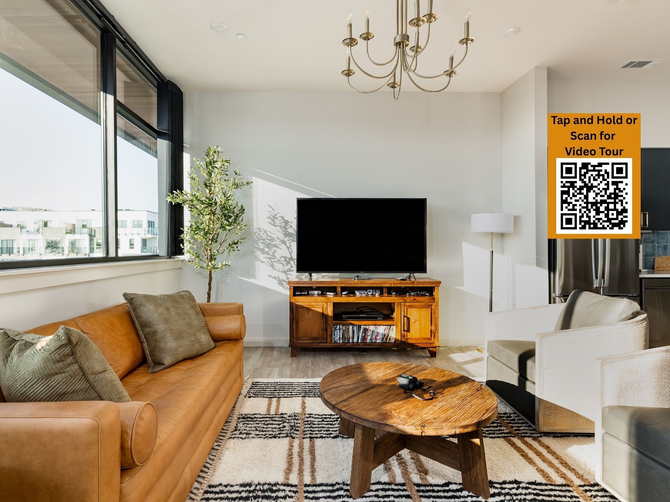 Luxury Condo, Balcony, City View | Ruang tamu | TV Pintar, konsol permainan video, pemain DVD, pustaka muzik 