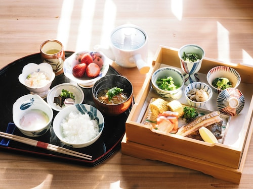 朝食