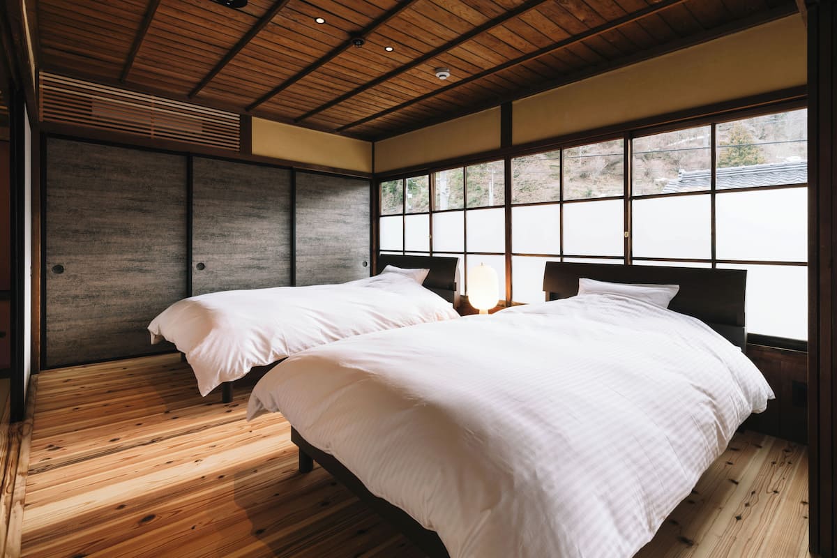 Executive Room | 2 bedrooms, bed sheets
