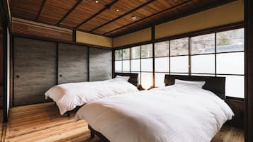 Executive Room | 2 bedrooms, bed sheets