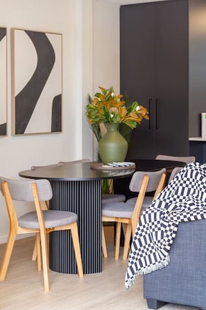 Dining - Tranquil 2 Bedroom Oasis sleeps 6 (Christchurch)