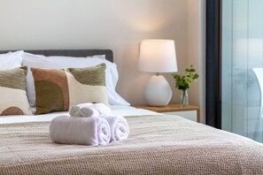 2 bedrooms, iron/ironing board, travel cot, free WiFi