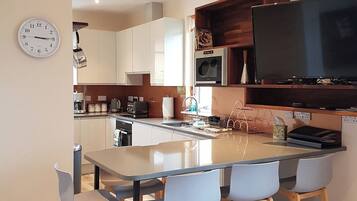 Apartment | Private kitchen | Fridge, microwave, oven, electric kettle