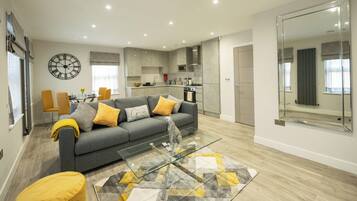 Premier Apartment, Ensuite | Lounge