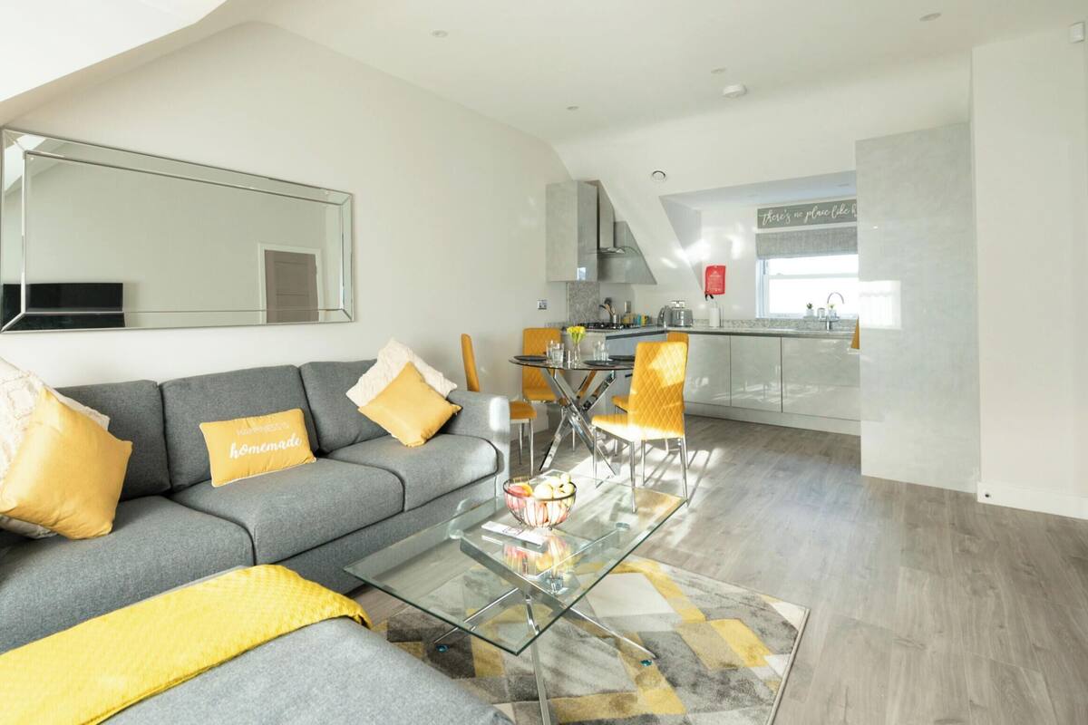 Luxury Apartment, Ensuite | Lounge