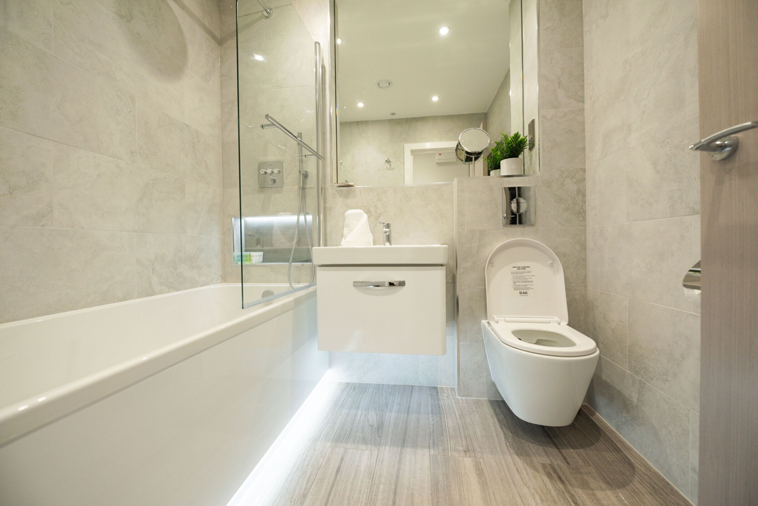 Deluxe Apartment, Ensuite | Bathroom