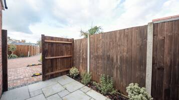 ํ๋ฆฌ๋ฏธ์ ์ํํธ, ์ ์ฉ ์์ค | ์ธ๊ด