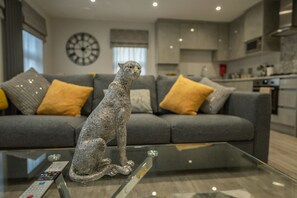 Apartemen Premier, ensuite | Lounge