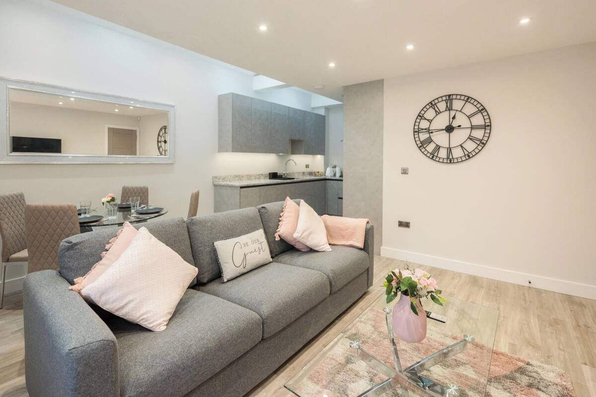Superior Apartment, Private Bathroom | Lounge