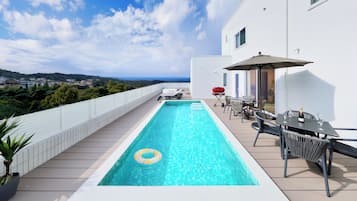 Vila, 3 quartos, para não fumantes, varanda (Building E, Sea View) | 3 quartos, individualmente decorados, individualmente mobiliados