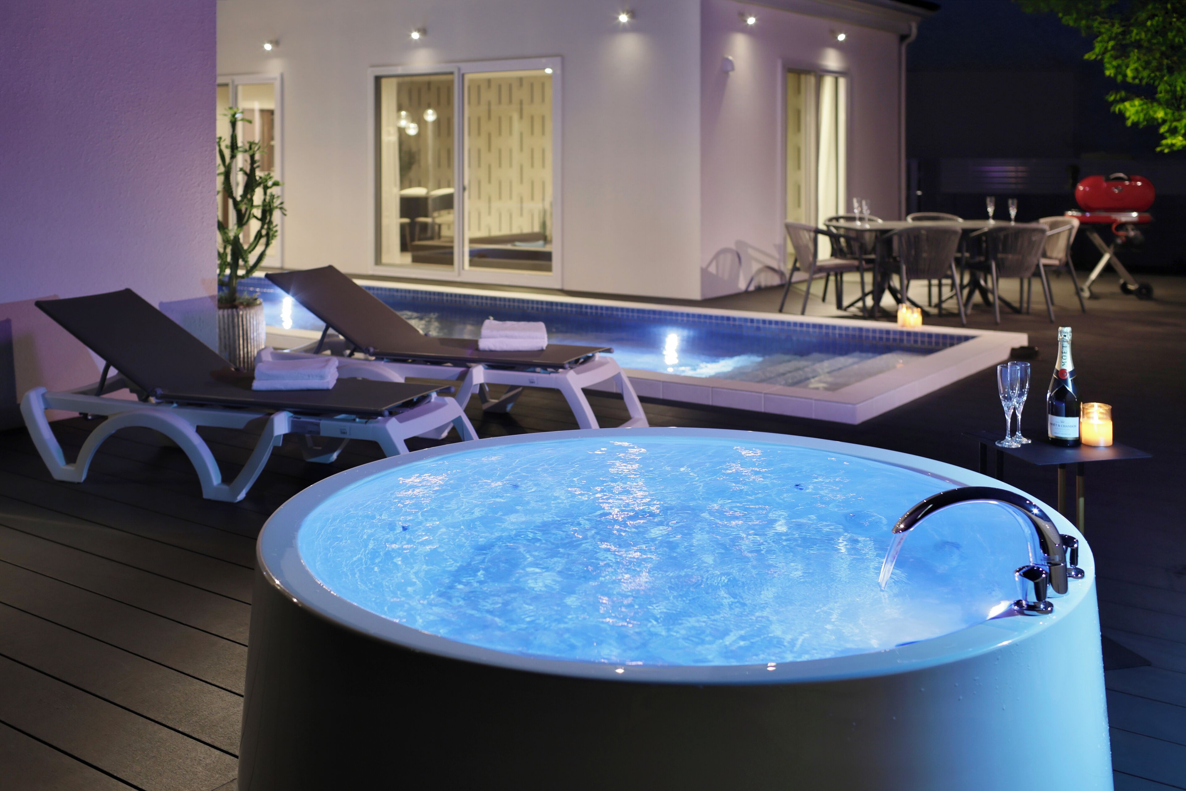 客房, 非吸煙房 (pool, jet tub, custom bath, sauna) | 露台/庭院