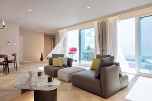 Building D, Max 12 guests (Swimming pool, Jetted tub, Hot spring, Sauna) Non Smoking | Living area | LCD TV