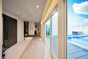 [Dog friendly] Building A, Max 12 guests (Swimming pool, Jetted tub, Hot spring, Sauna) Non Smoking | 3 bedrooms, individually decorated, individually furnished, desk