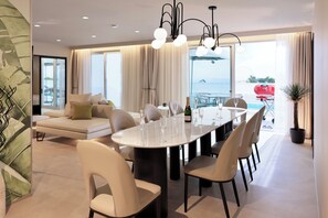 Building E, Max 12 guests (Swimming pool, Jetted tub, Hot spring, Sauna) Non Smoking | In-room dining