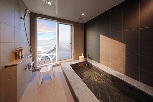 Building A (Dog friendly from 2026/2/1~) Non Smoking | Bathroom | Combined shower/tub, free toiletries, hair dryer, bathrobes