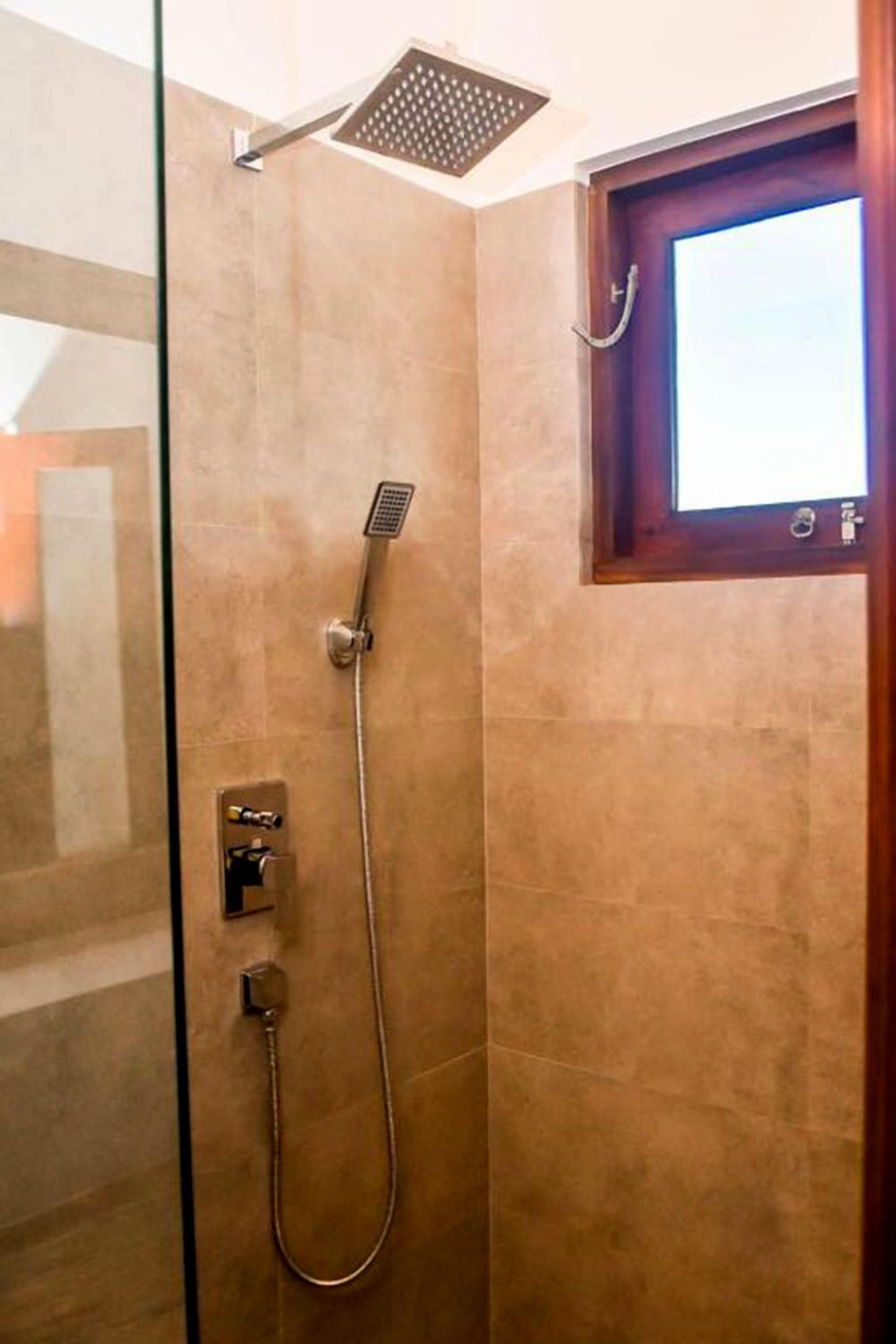 Gratis toalettartiklar, handdukar, tvål och schampo