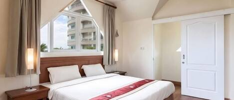 Cribs/infant beds