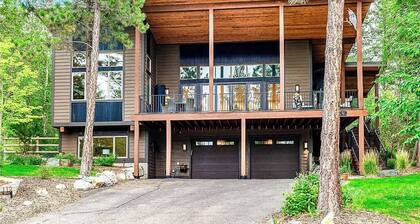 Mountain Modern | 2 King Bed | Fire Pit | Sleeps 8