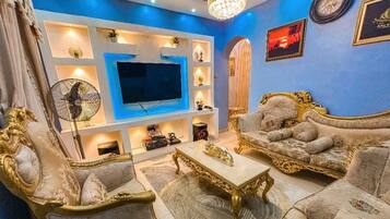 Superior Apartment, City View | Living area