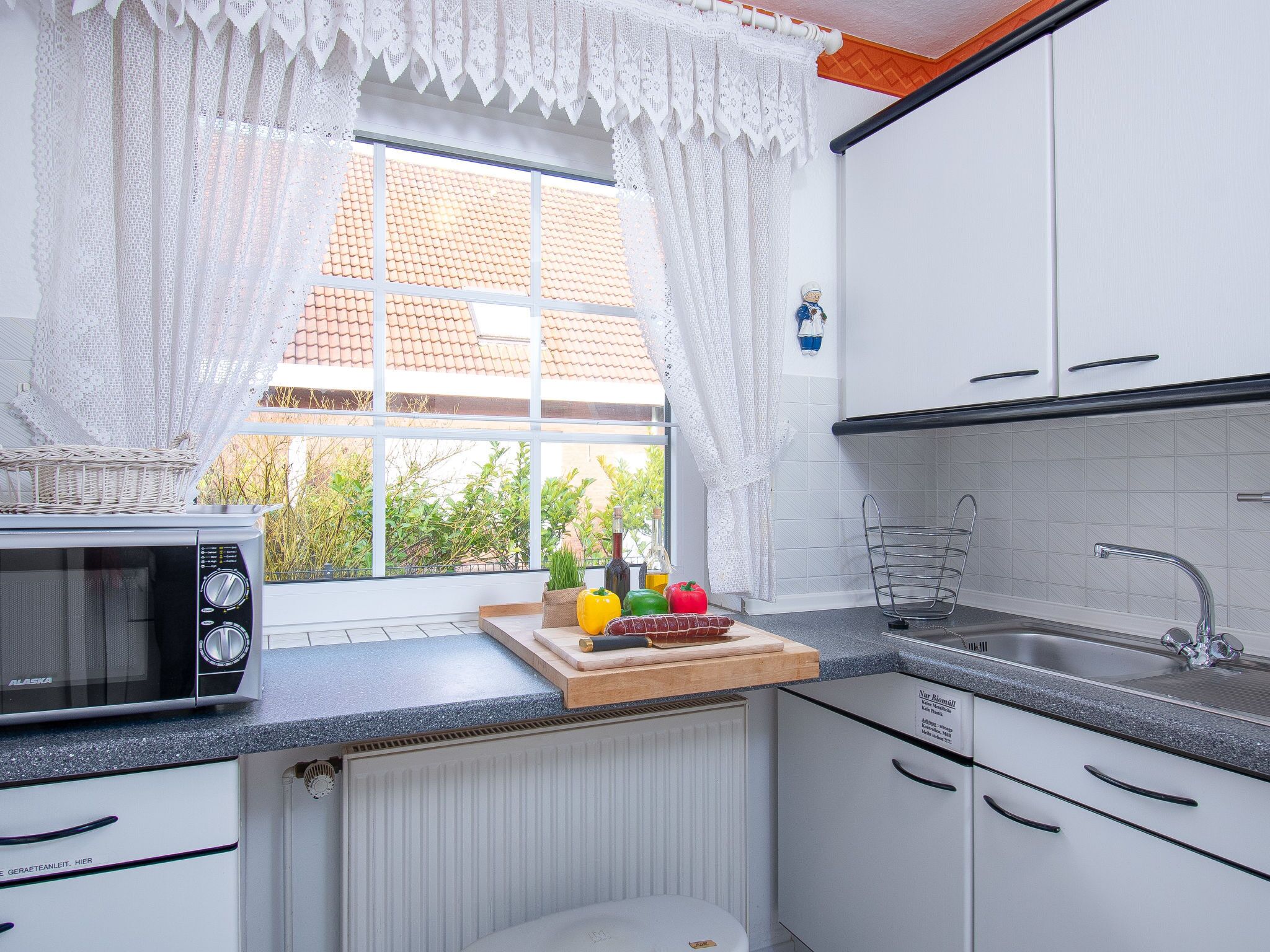 Kühlschrank, Mikrowelle, Ofen, Geschirrspüler