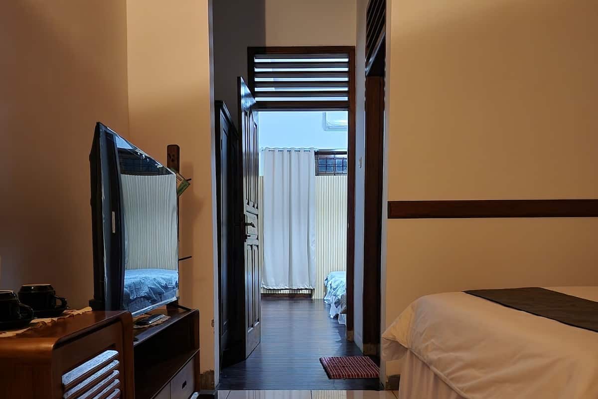 Family Quadruple Room | Desk, free WiFi