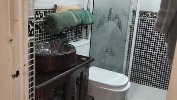 Handtücher, Seife, Toilettenpapier