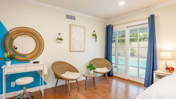 4 bedrooms, desk, iron/ironing board, travel crib