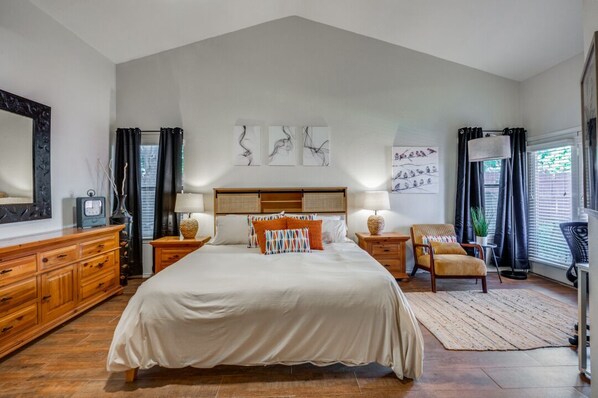 3 bedrooms, desk, iron/ironing board, WiFi