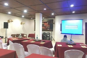 Ảnh chưa phân loại, 4 trong số 13 ảnh, nút
