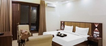 Akshay Hotel