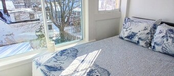 Charmin 2-bedroom apartment in lovely Old Orchard Beach with WiFi, AC