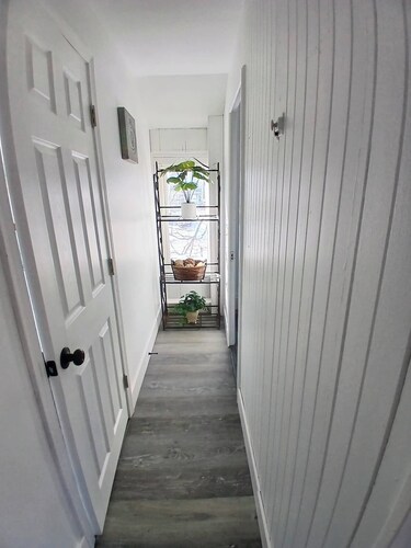 2 BD. 7 min to beach. Pets  Ok. 2 FREE parking