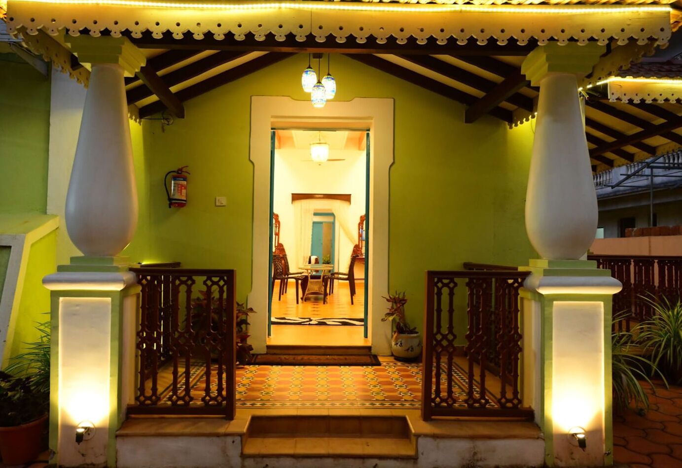 Mặt tiền nơi lưu trú