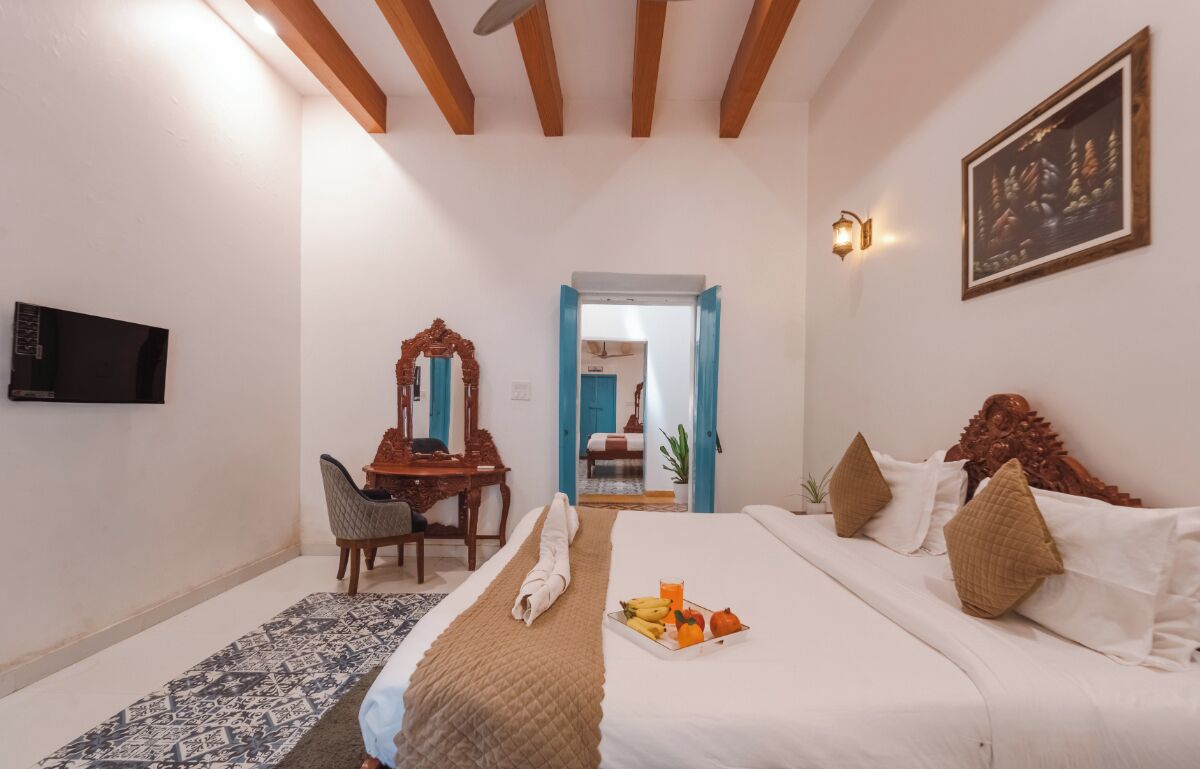 4 bedrooms, iron/ironing board, free WiFi