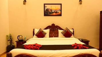 Luxury Villa, 4 Bedrooms | 4 bedrooms, iron/ironing board, free WiFi